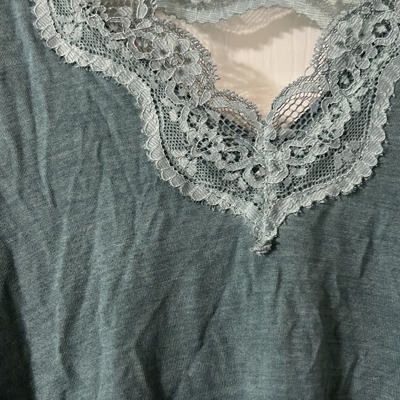 Blue tank top. - Picture 2 of 3